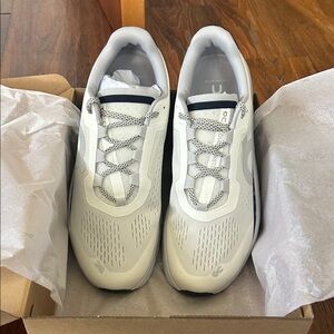 On Running mens CloudMonster sz 11 NWT